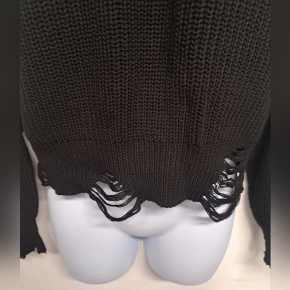 Forever 21 S Black Long Drop Sleeve Oversized Cropped Sweater Distressed - Picture 2 of 8